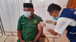 Peringatan hari santri nasional di Bolmut dengan kegiatan vaksinasi